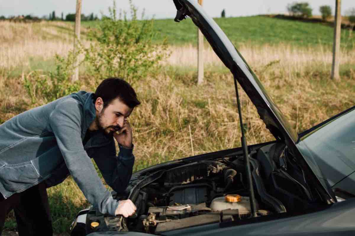 Disastro per il colosso automobilistico: quasi mezzo milione i modelli richiamati, c'è un grave problema