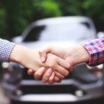 Comprare un'auto usata da neopatentato: guida ai controlli e come evitare fregature