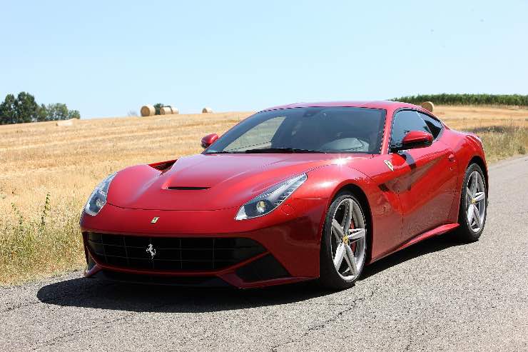 Ferrari F12 prezzo da sogno