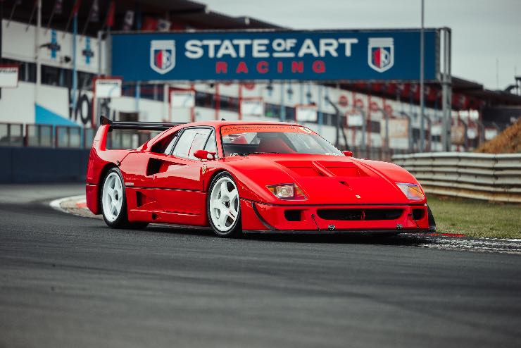 Ferrari F40 Competizione in vendita a 2,6 milioni di dollari