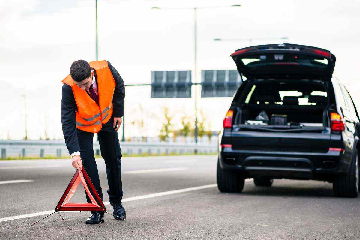 Il kit di emergenza per l'auto