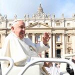 La Papamobile di Papa Francesco cambia destinazione d'uso