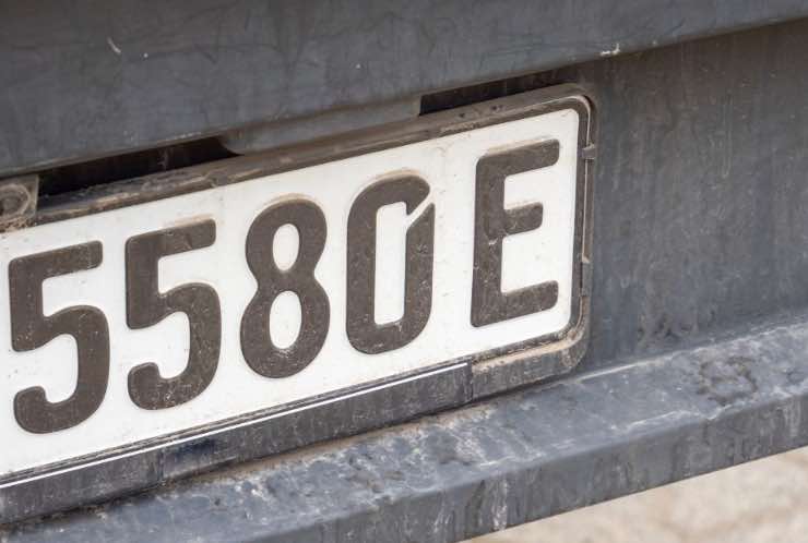 Targa auto debutta la H