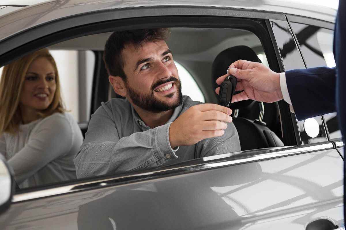 Quanto guadagna un costruttore dalla vendita di una singola auto? Questo il margine su cui possono giocare
