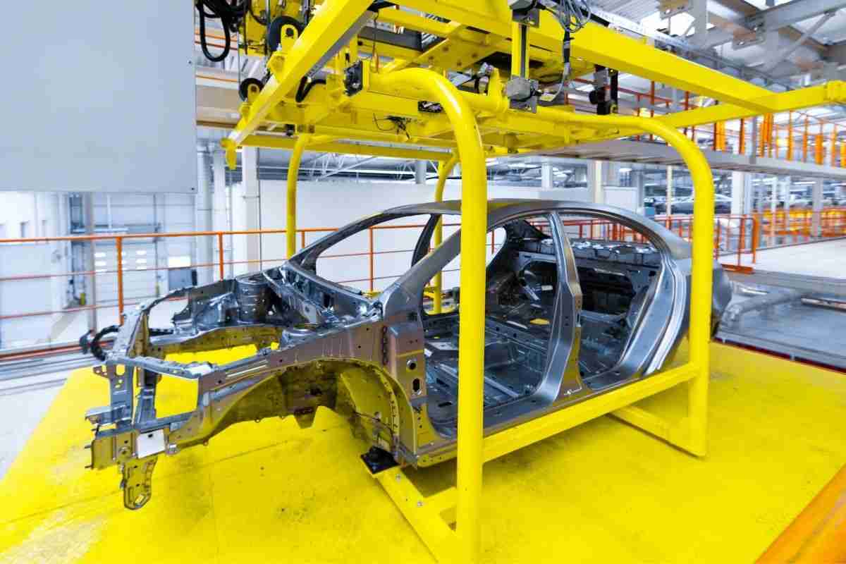 Il colosso dell'automotive è a rischio fallimento: scatta il piano di sopravvivenza per evitare la bancarotta