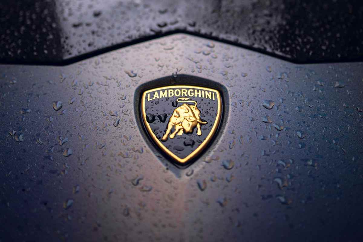 La Lamborghini più potente e cattiva del pianeta: sembra una Batmobile e ha delle caratteristiche che la rendono indistruttibile