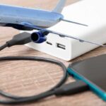 Si può portare il Power Bank in aereo? Come funzionano le regole e i controlli in Italia