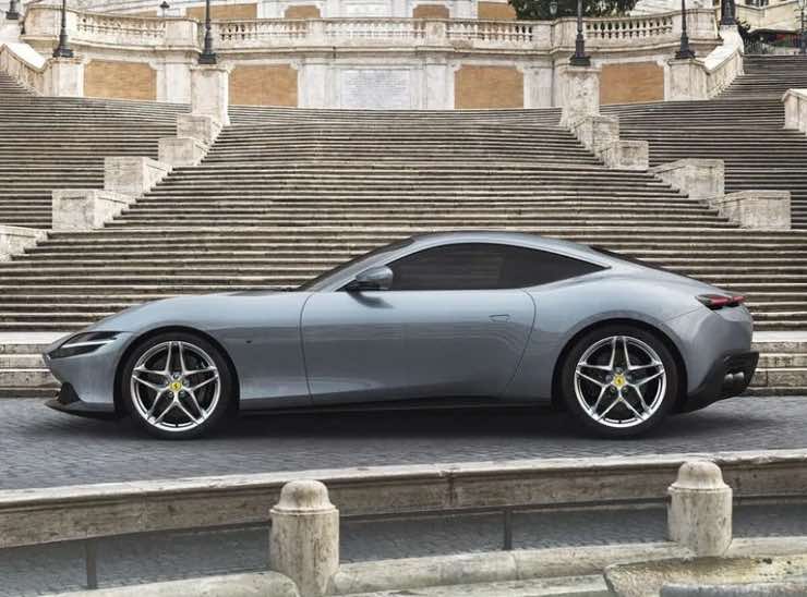Ferrari Roma parte da 219.071 euro
