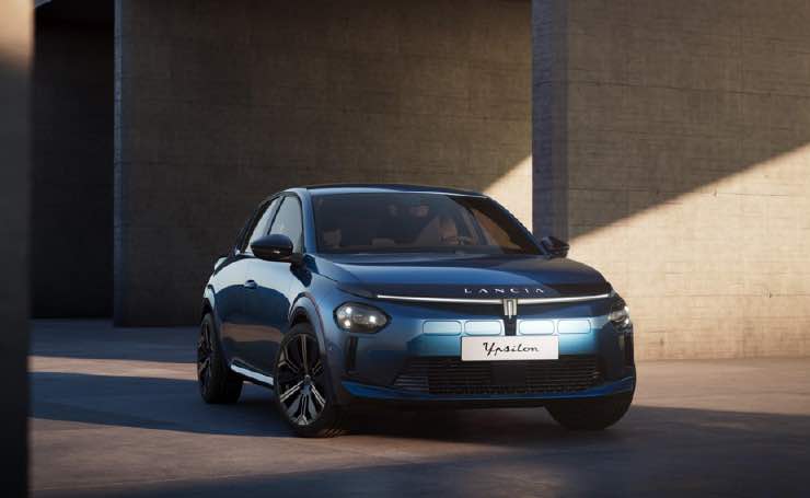Lancia Ypsilon con motore a benzina e cambio manuale