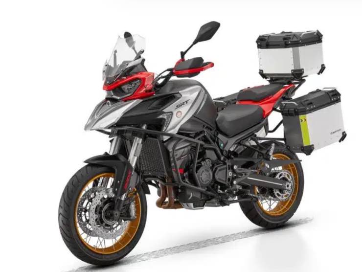 QJ Motor SRT 900 SX da 9.400 euro