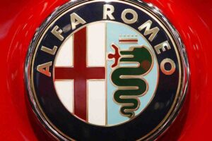 L’Alfa Romeo che si atteggia a Jeep, ma costa di meno: sono simili, ma è molto più veloce