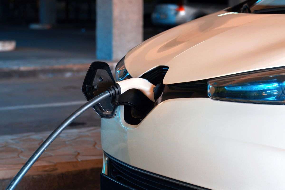 Disastro auto elettriche: un intero Paese è allo sbando, scatta un problema inaspettato