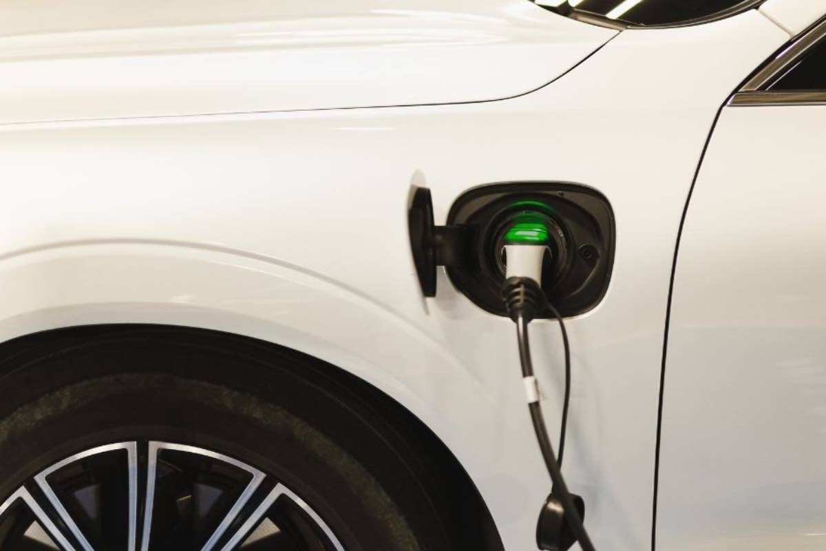 Auto elettriche la verità sull'inquinamento