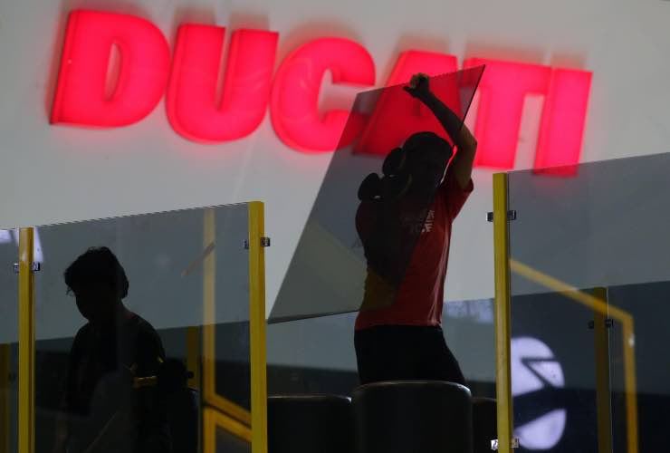 Crisi Ducati donna senza stipendio