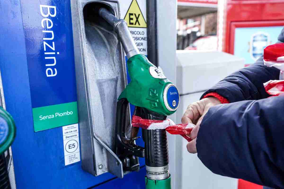 Rialzo scioccante dei prezzi della benzina: i motivi di una crisi annunciata e cosa ci aspetta in futuro