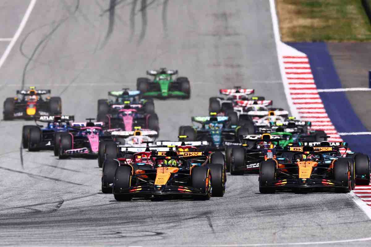 Il campione del mondo di F1 appende il casco al chiodo
