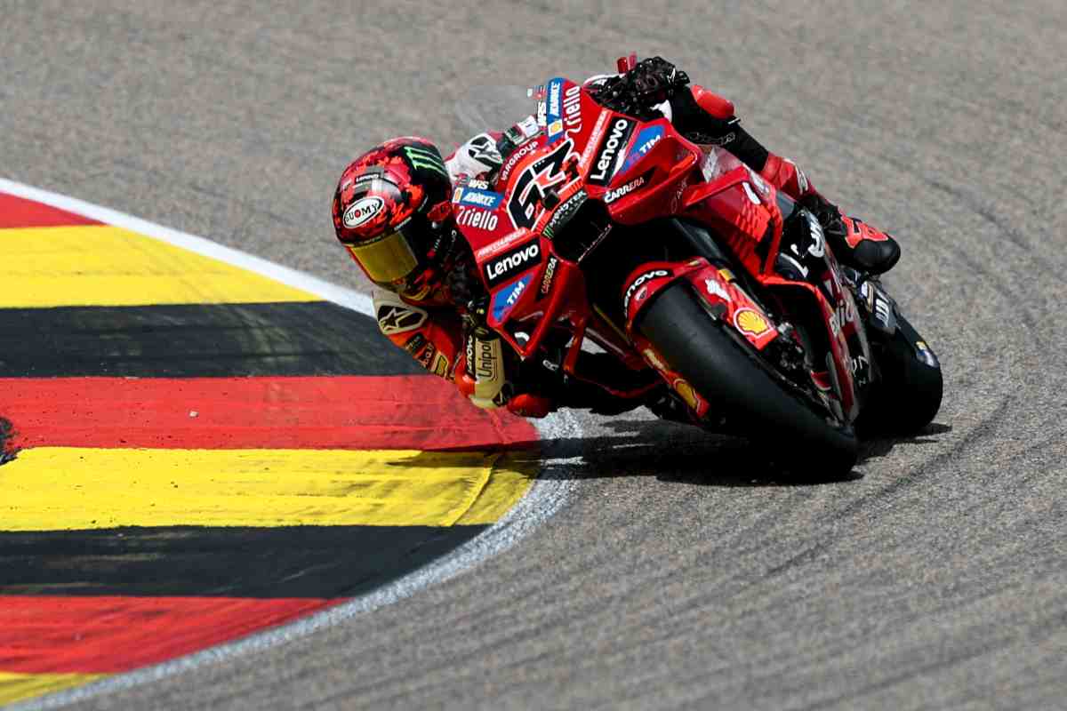 Bagnaia getta la spugna