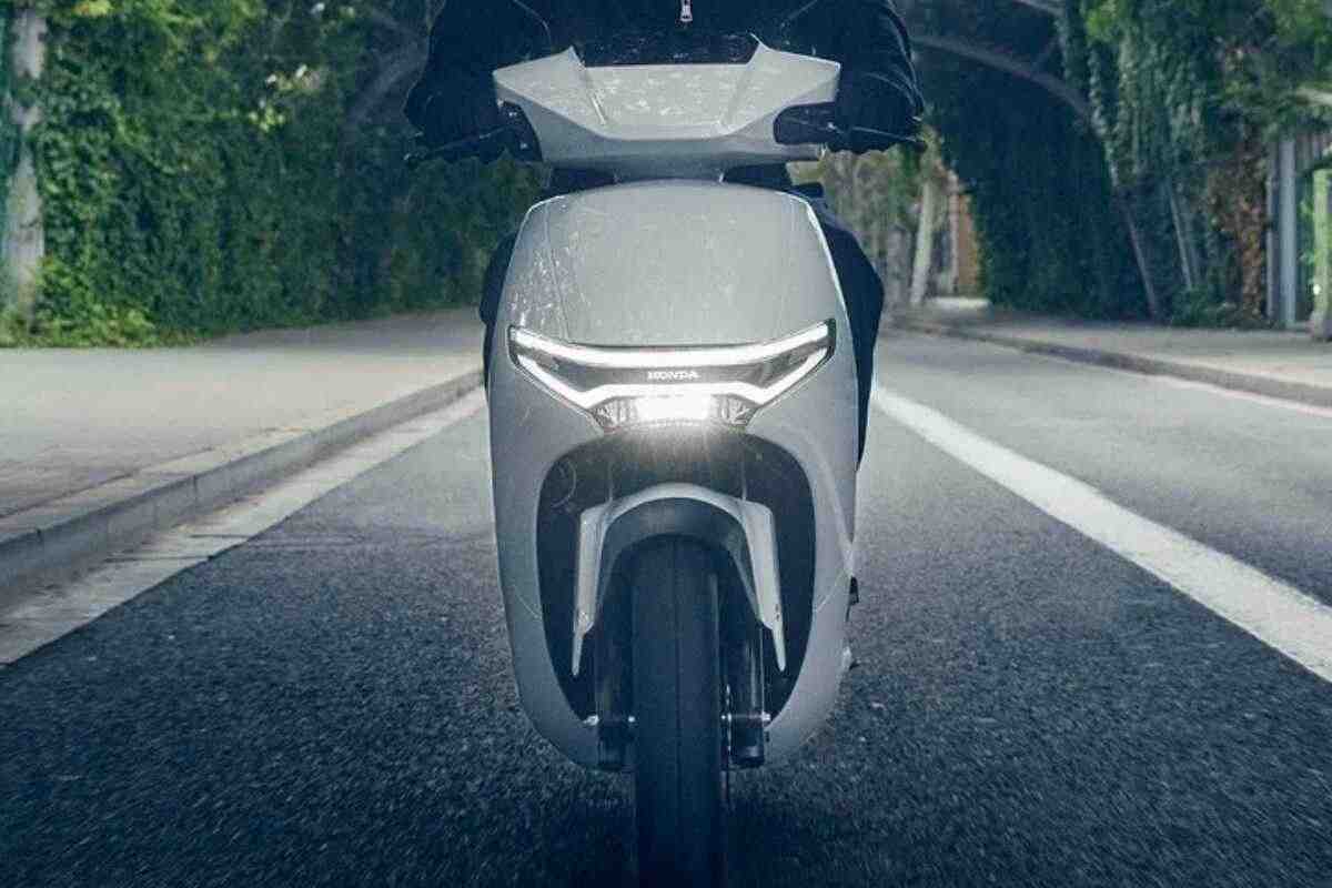 Le caratteristiche del nuovo scooter Honda