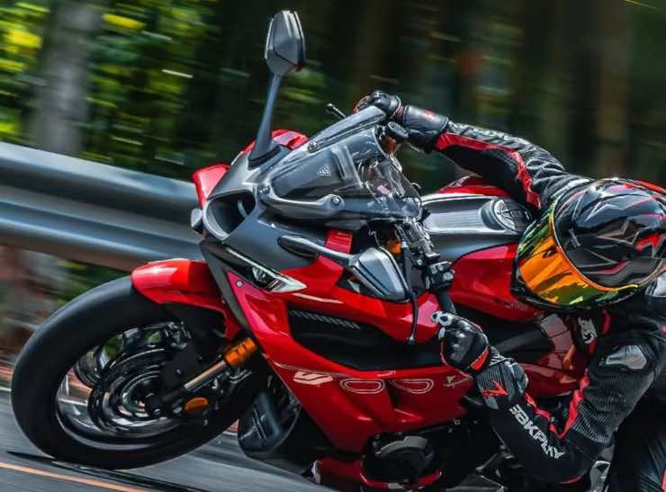 Voge RR500S costa meno di 4.000 euro