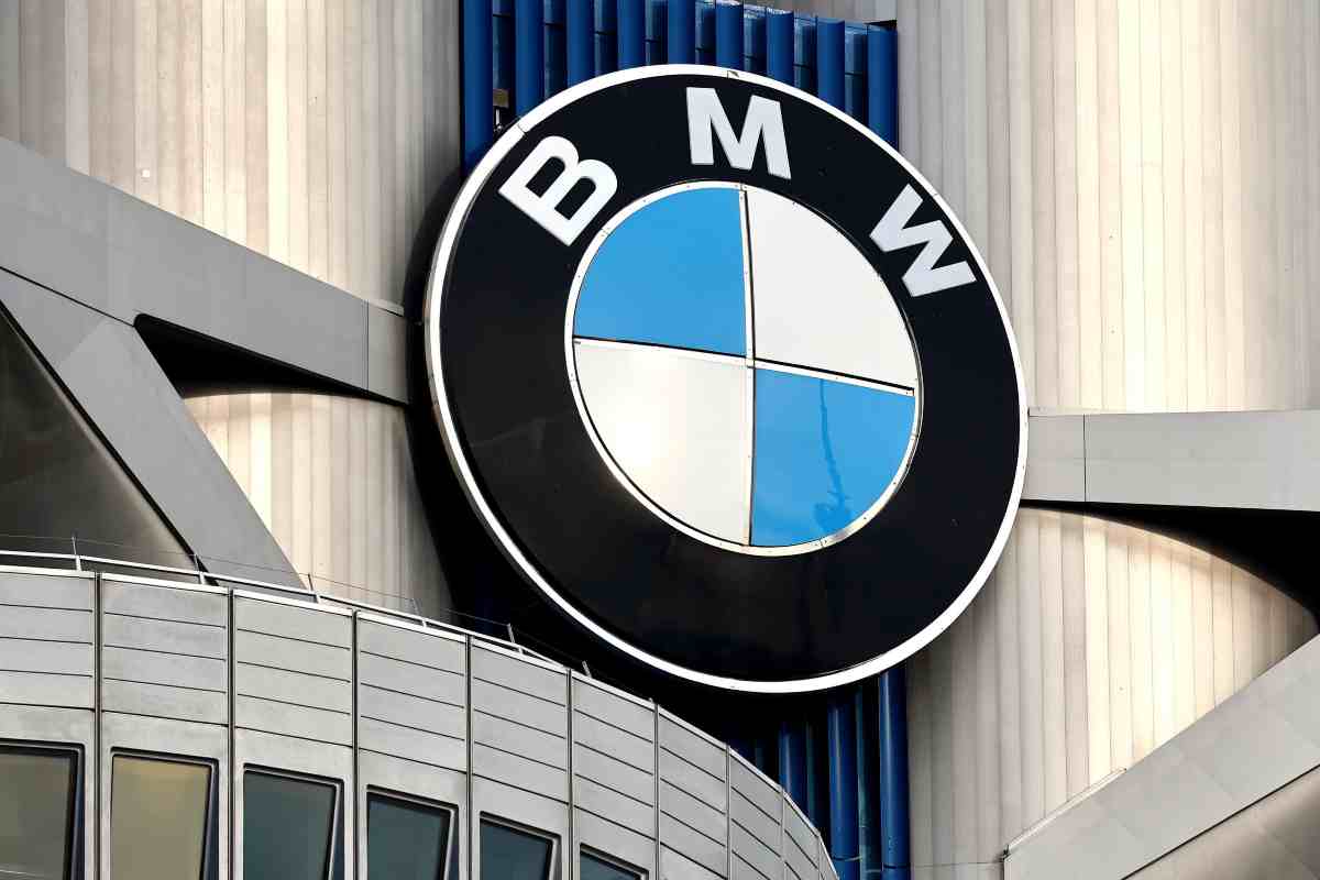 Questa BMW fu una rivoluzione totale: era di anni avanti a tutte e montava un motore V12 mai visto prima