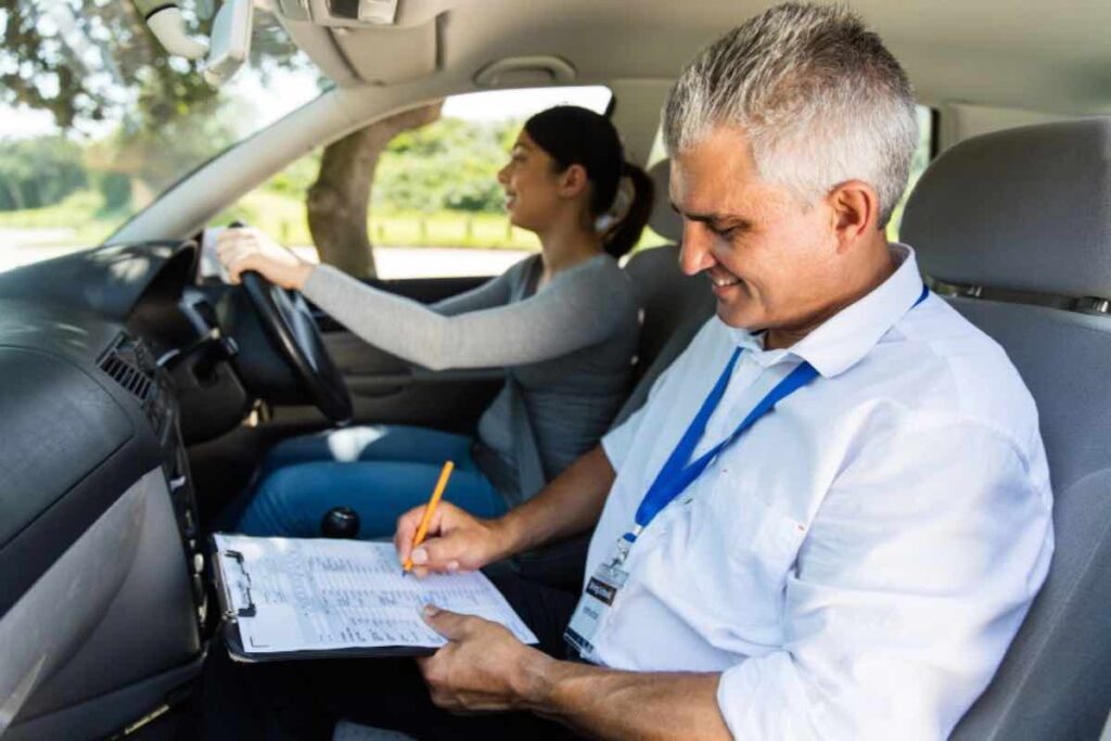 Istruttore di guida gli italiani non sanno guidare