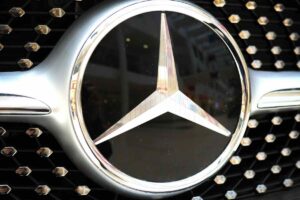 Mercedes costretta al richiamo