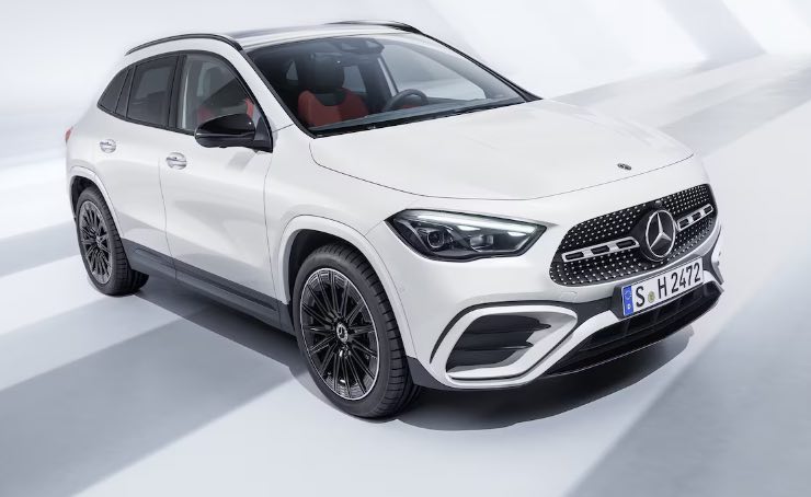 Mercedes GLA fari non conformi