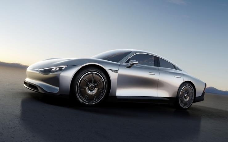 Mercedes Vision EQXX 1.000 km di autonomia