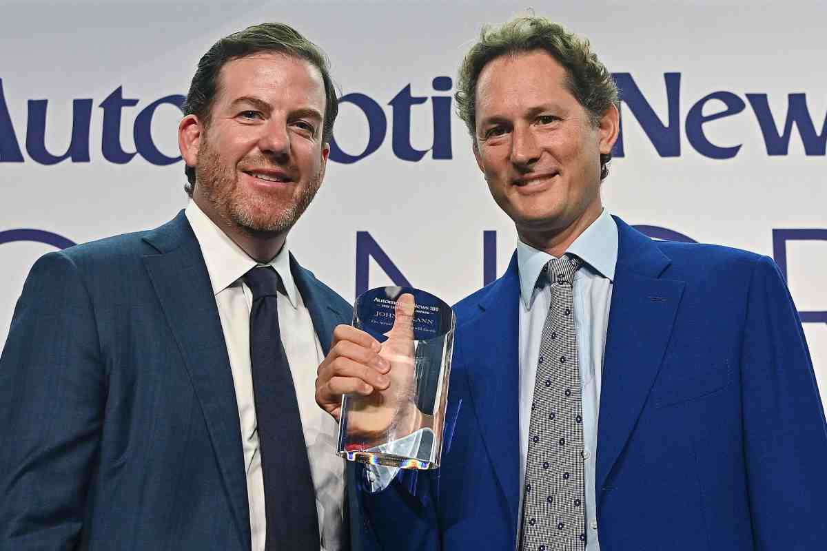 John Elkann mette da parte FIAT