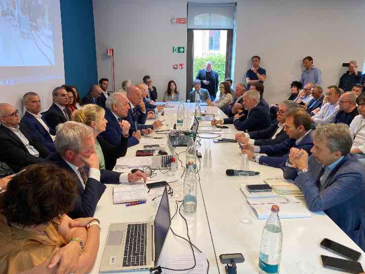 Tavolo Iveco preoccupazione a Foggia per 1.600 lavoratori