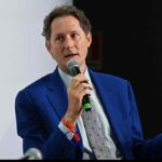 John Elkann Iveco stabilimento Foggia