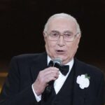 Pippo Baudo e quel sogno proibito da 36 rate: era l'auto che gli faceva battere il cuore
