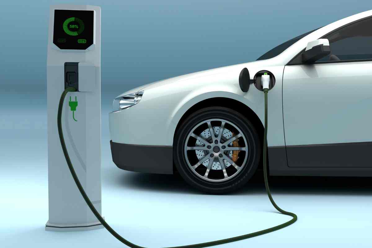 Auto elettrica in ricarica