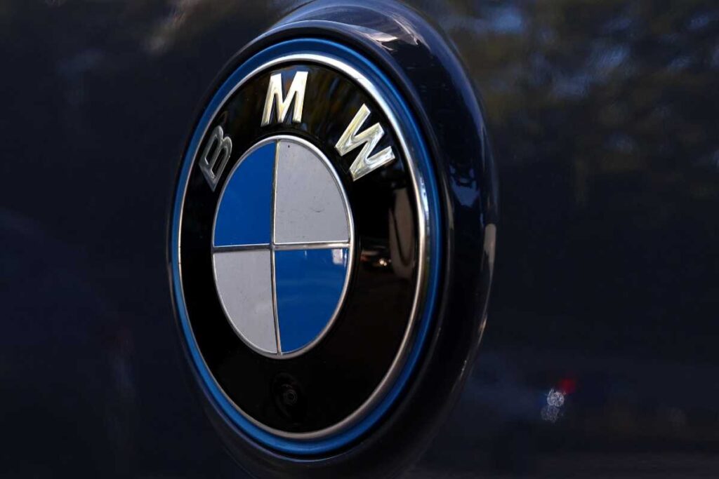 Il motore sei cilindri in linea della BMW