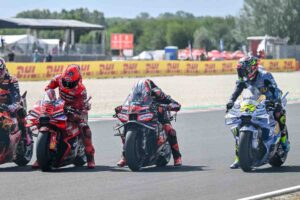 MotoGP il nuovo fenomeno batte gli allievi di Valentino Rossi