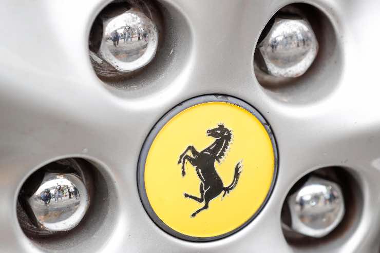 Regalo Ferrari il più economico possibile