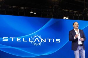 Stellantis rivoluzione auto elettriche