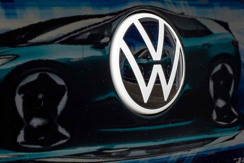 Volkswagen si mette male