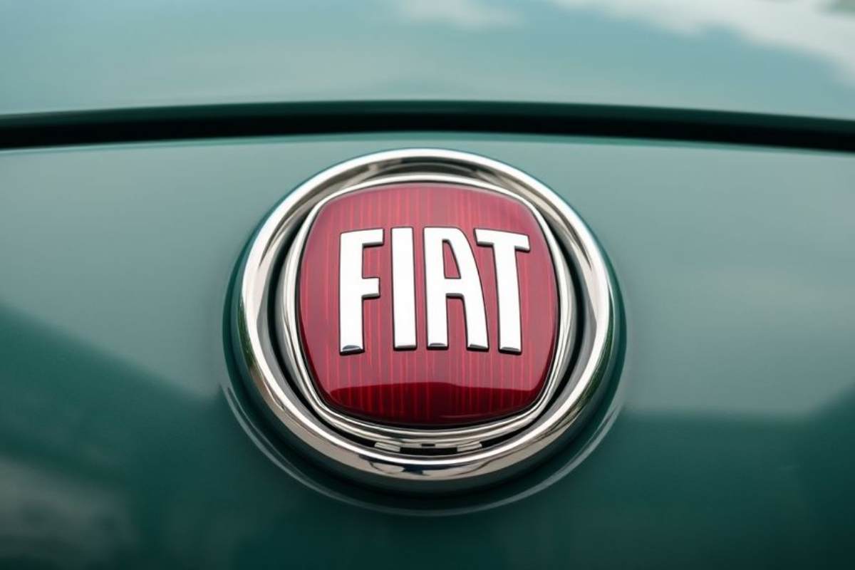 FIAT sfrutta gli incentivi e lancia una promo imperdibile: l'auto più amata di sempre scende sotto i 10.000 euro, costa quanto la topolino