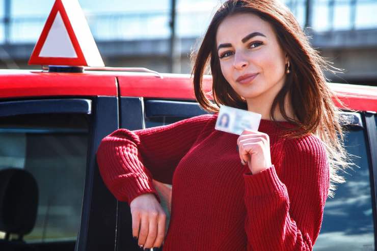 Patente auto 18 anni Europa limite