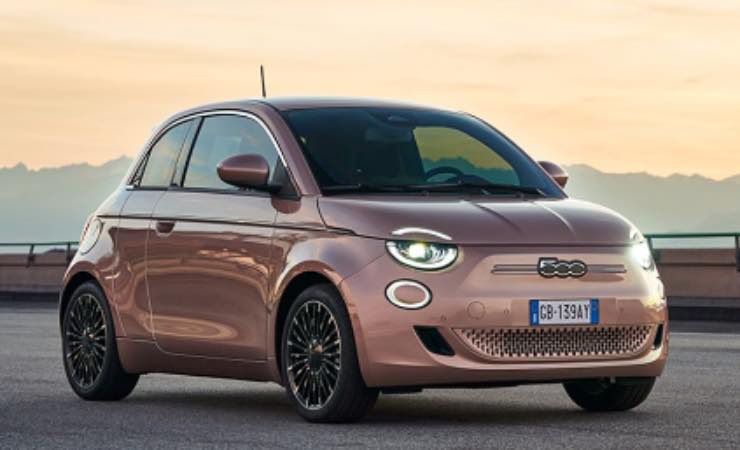 FIAT 500e problema ai fari