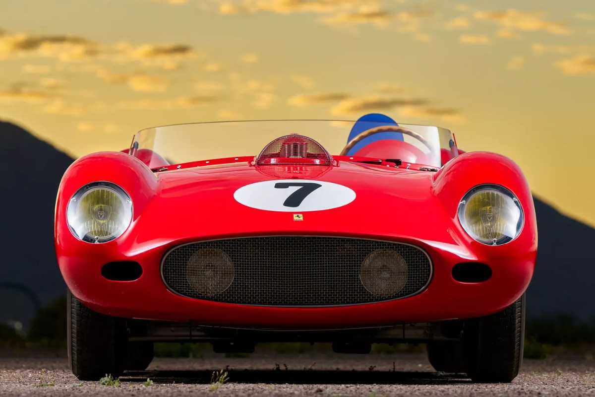 Replica Ferrari
