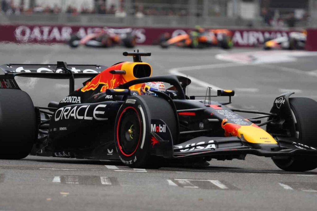 Verstappen arriva la frecciata