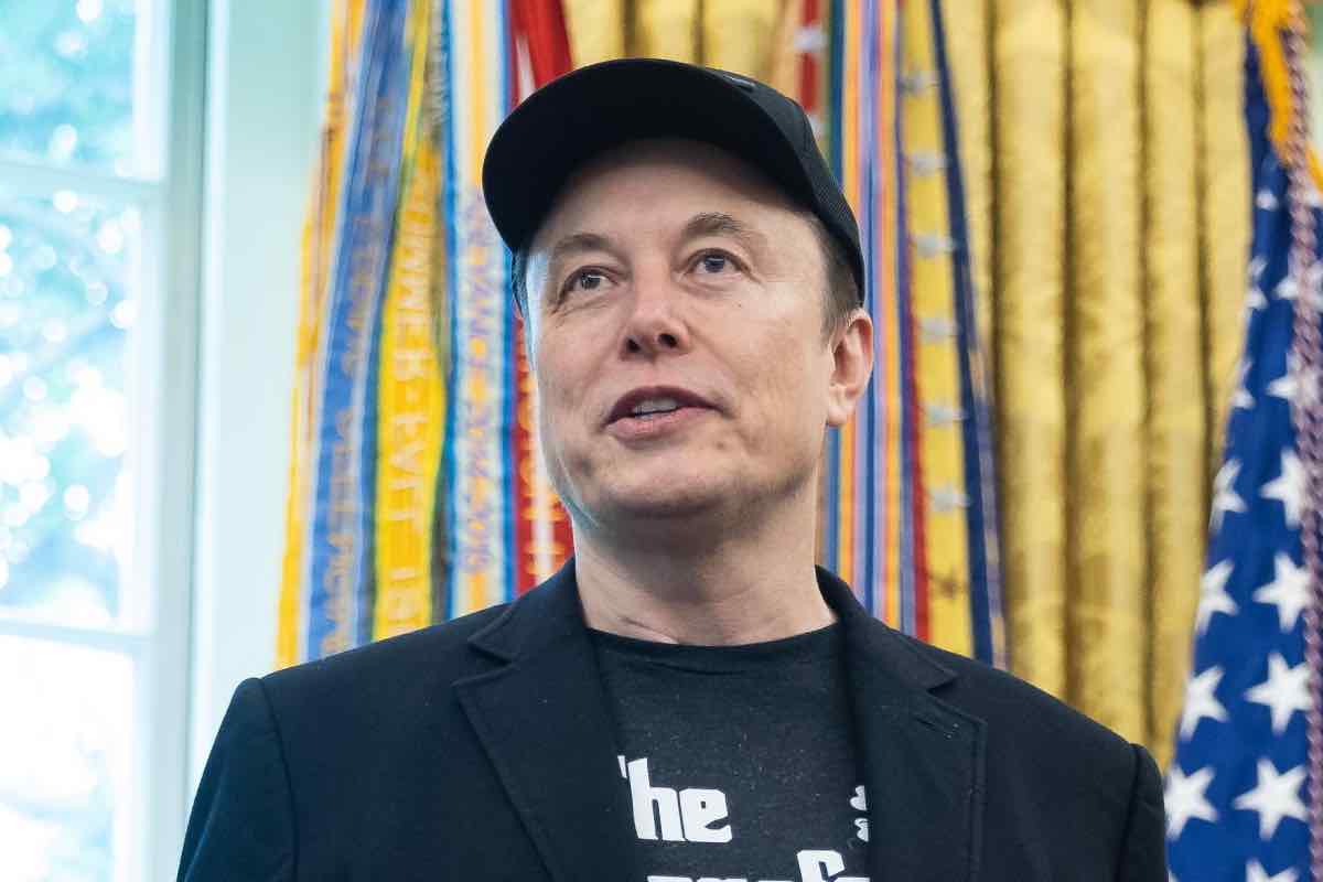 Tesla Cybercab novità pedali