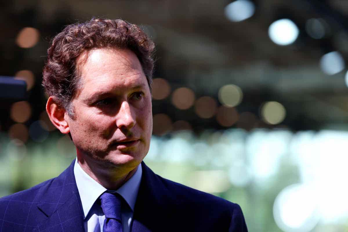Filosa Stellantis novità Elkann problemi