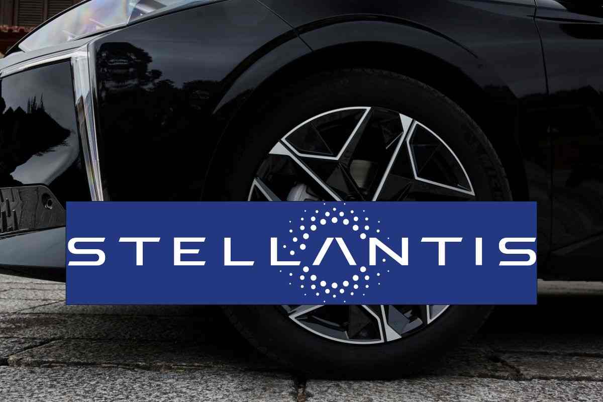 Il gruppo Stellantis ha preso la sua decisione: "snobbata" l'Alfa Romeo, arriva la nuova ammiraglia francese che somiglia a Mercedes