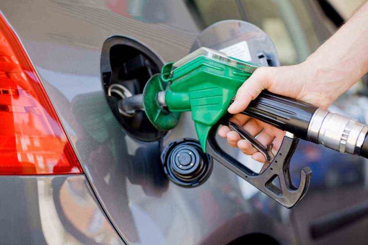 Benzina il 10 di dicembre la revisione