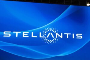 Stellantis scatta il richiamo