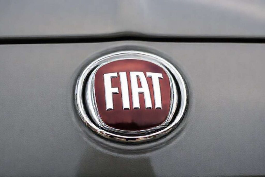 La FIAT più brutta di sempre tenta il ritorno? Sul web spunta il progetto che strizza l'occhio al passato con un pizzico di futuro