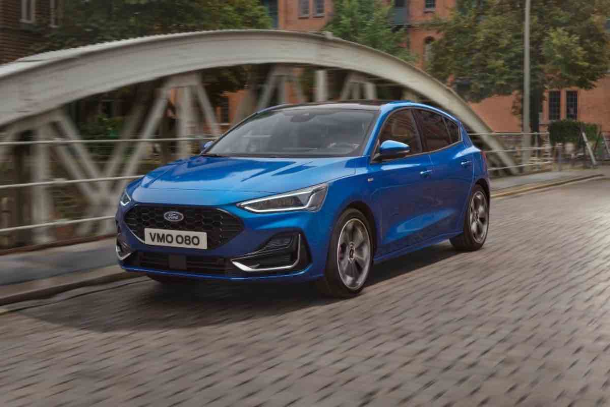 Ford Focus Mitsubishi Colt addio